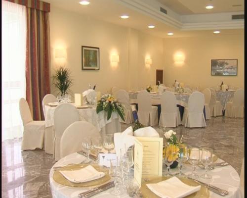 Hotel Pineta Ristorante Castello Cava deʼ Tirreni Eksteriør billede